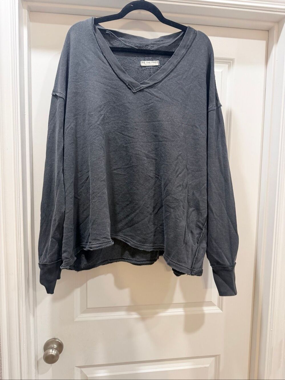Free People V-Neck Raw Hem Slouchy Long Sleeve Top Charcoal Grey Size S Small